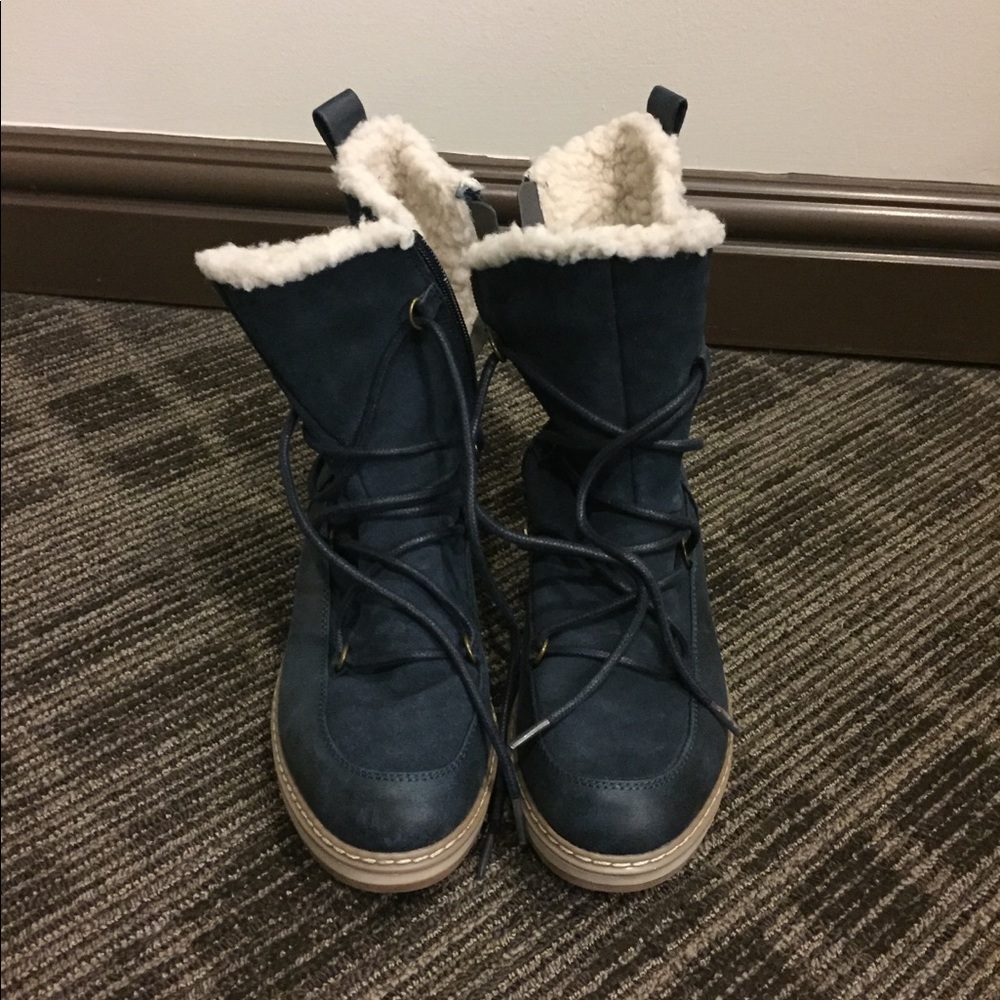White mountain navy boots sz 6.5
